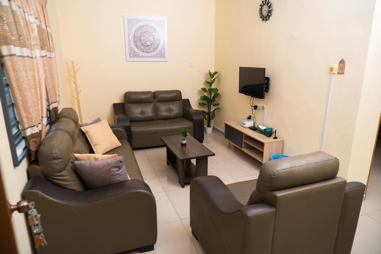 Adorable 3-Bedroom Home With Pool, Wi-Fi And Bbq Rembau ภายนอก รูปภาพ