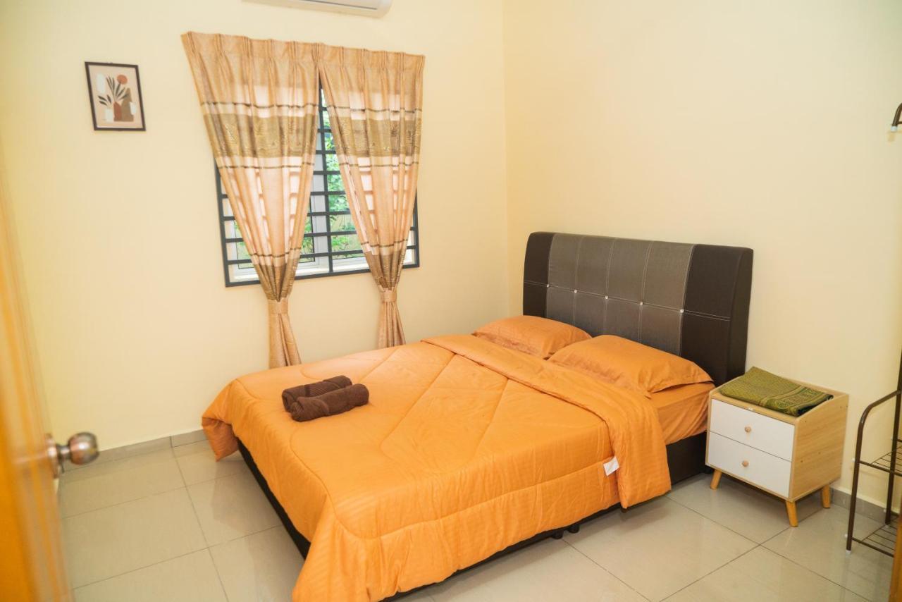Adorable 3-Bedroom Home With Pool, Wi-Fi And Bbq Rembau ภายนอก รูปภาพ