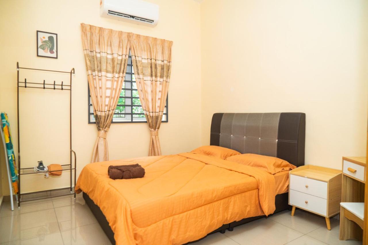 Adorable 3-Bedroom Home With Pool, Wi-Fi And Bbq Rembau ภายนอก รูปภาพ