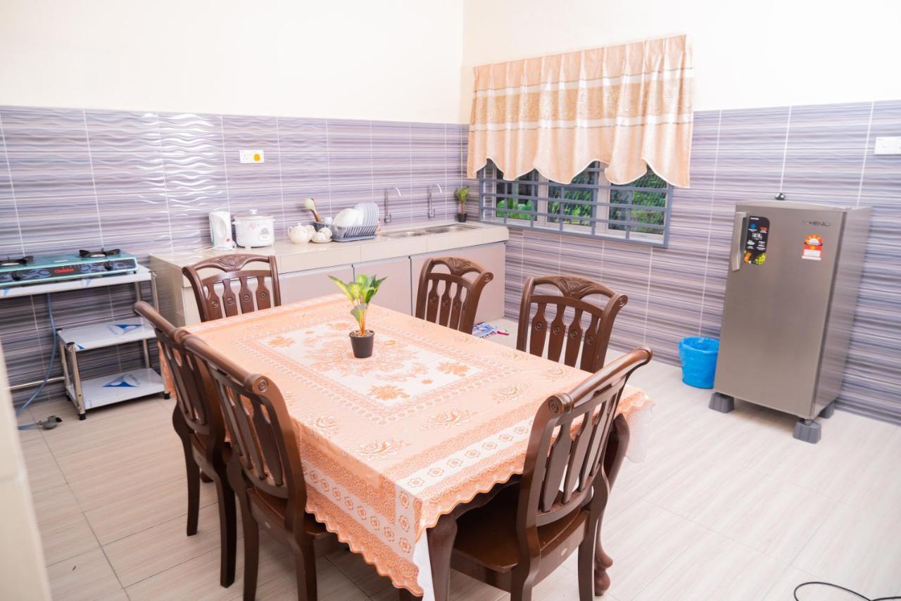 Adorable 3-Bedroom Home With Pool, Wi-Fi And Bbq Rembau ภายนอก รูปภาพ