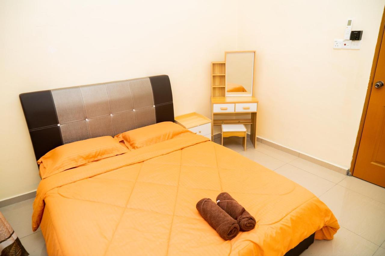 Adorable 3-Bedroom Home With Pool, Wi-Fi And Bbq Rembau ภายนอก รูปภาพ