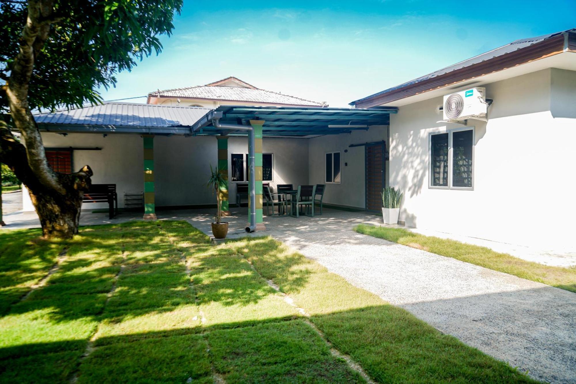 Adorable 3-Bedroom Home With Pool, Wi-Fi And Bbq Rembau ภายนอก รูปภาพ